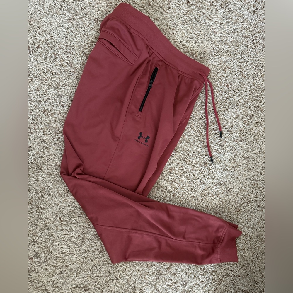 EUC Men’s Under Armour Loose Fit ColdGear Joggers